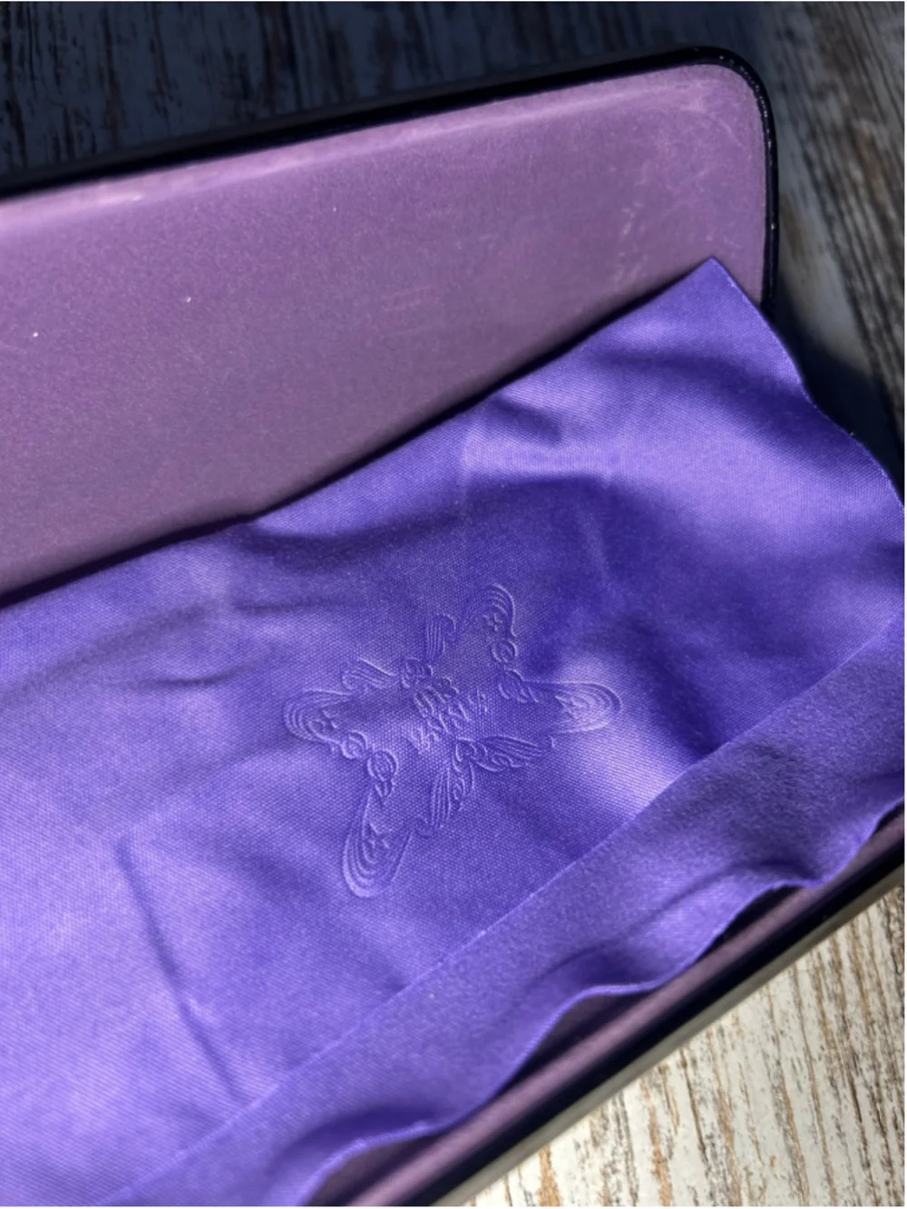 Women's Anna Sui Glasses Case and Cleaning Cloth, One Size, Black and Purple